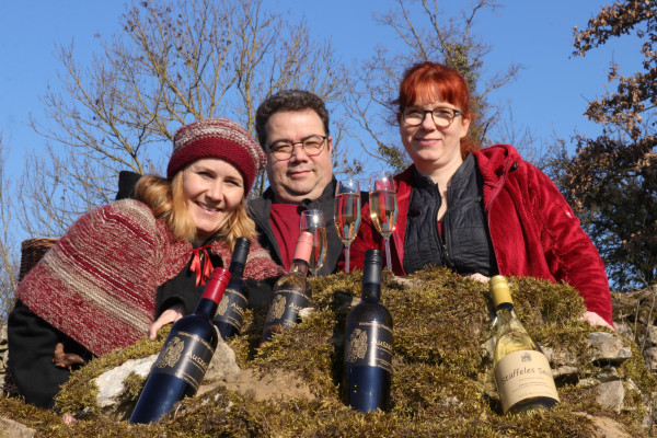 Ein Neubeginn des Jahres im Kreislauf der Weinberge vorbereitend auf das neue Jahr begleitet von Stefanie Keller mit tollen Beiträgen zum Jahresesstart